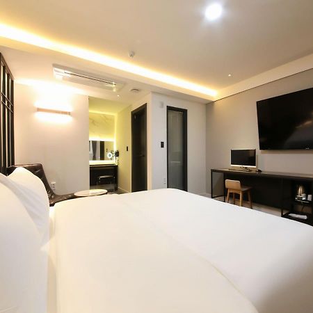 West In Hotel Yeosu Extérieur photo