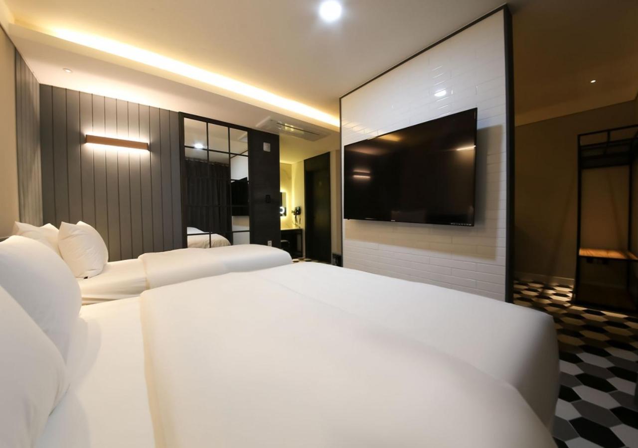 West In Hotel Yeosu Extérieur photo