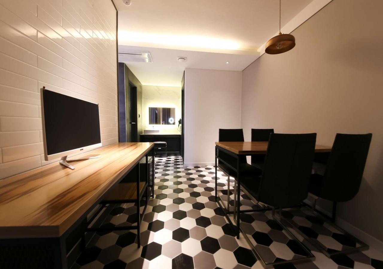 West In Hotel Yeosu Extérieur photo