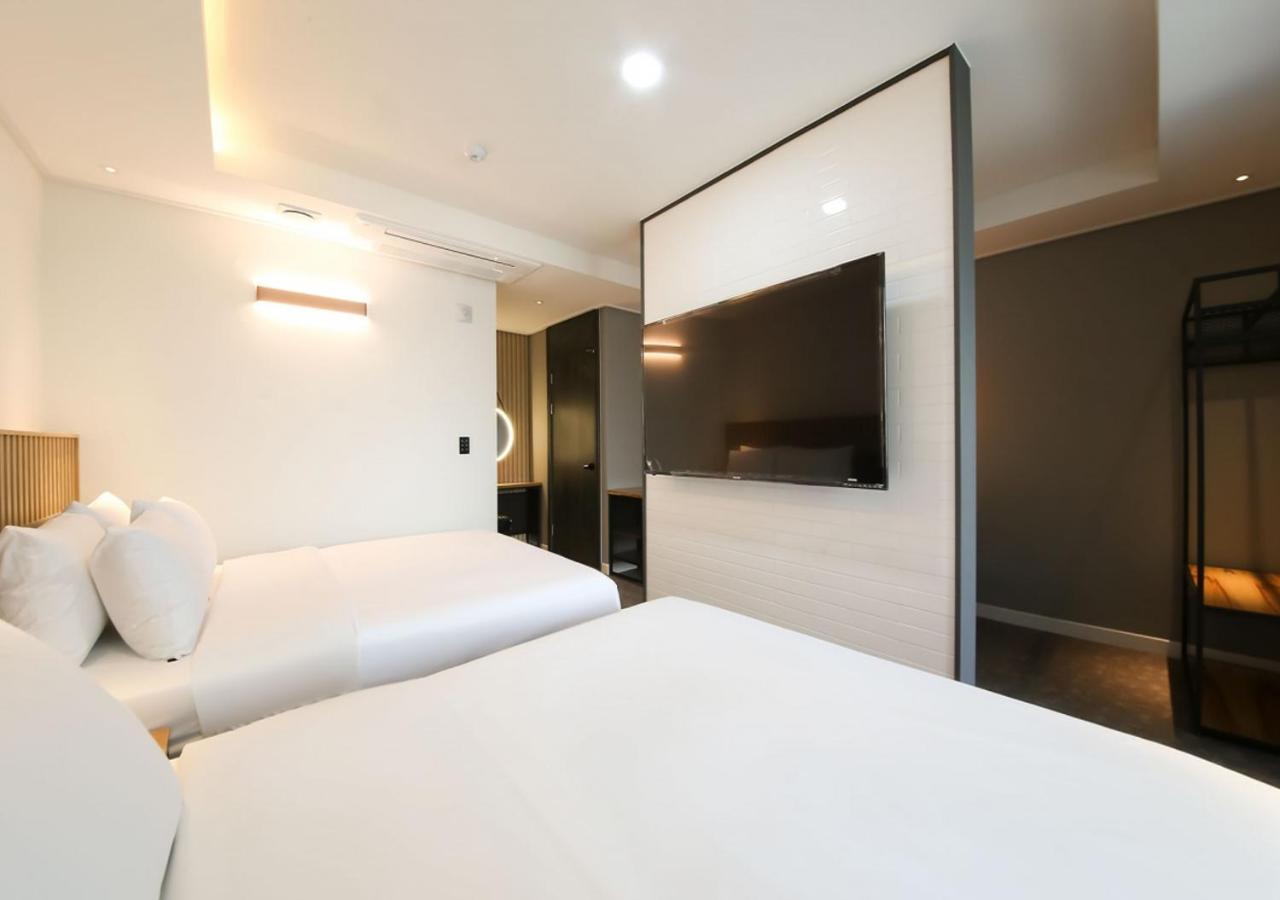 West In Hotel Yeosu Extérieur photo