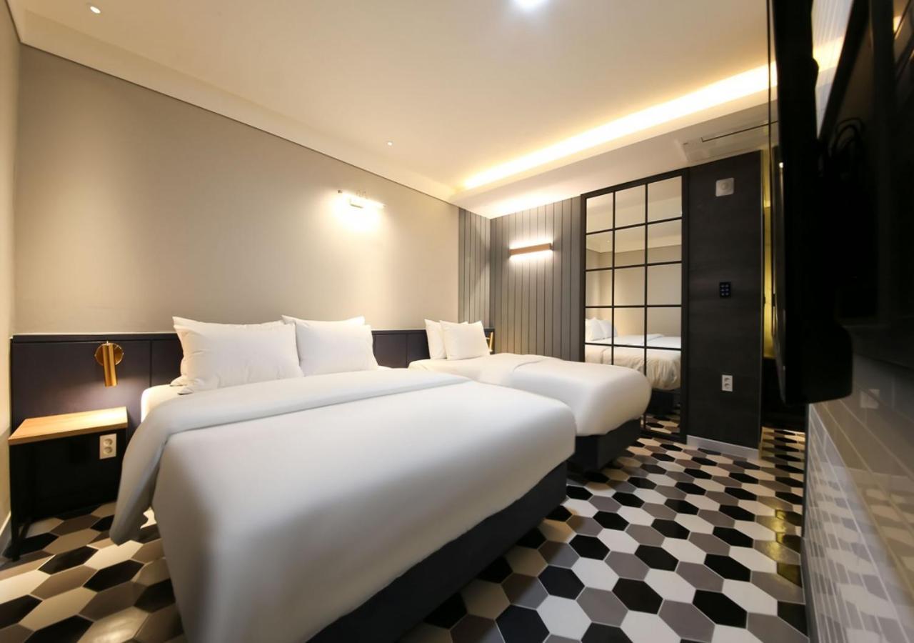 West In Hotel Yeosu Extérieur photo