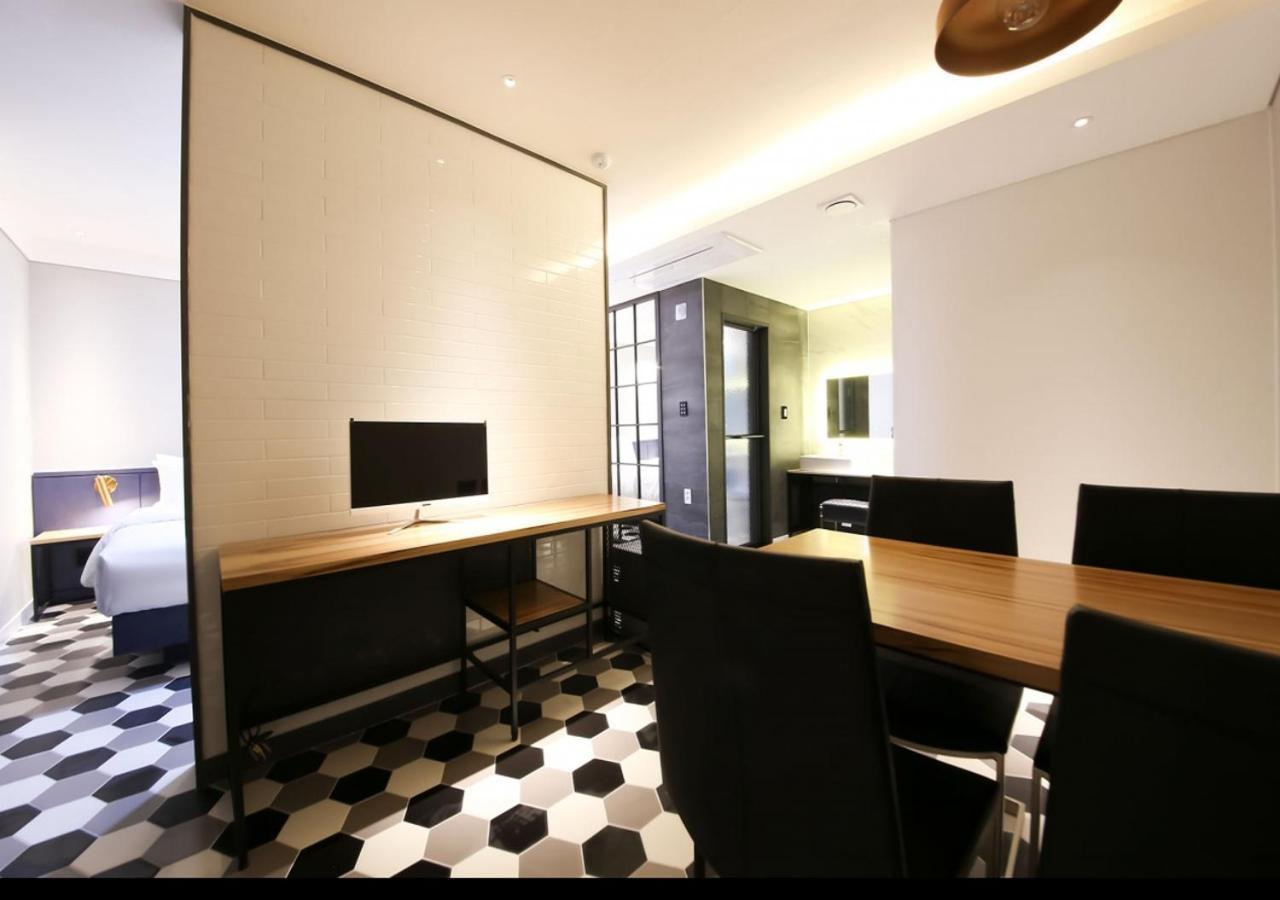 West In Hotel Yeosu Extérieur photo