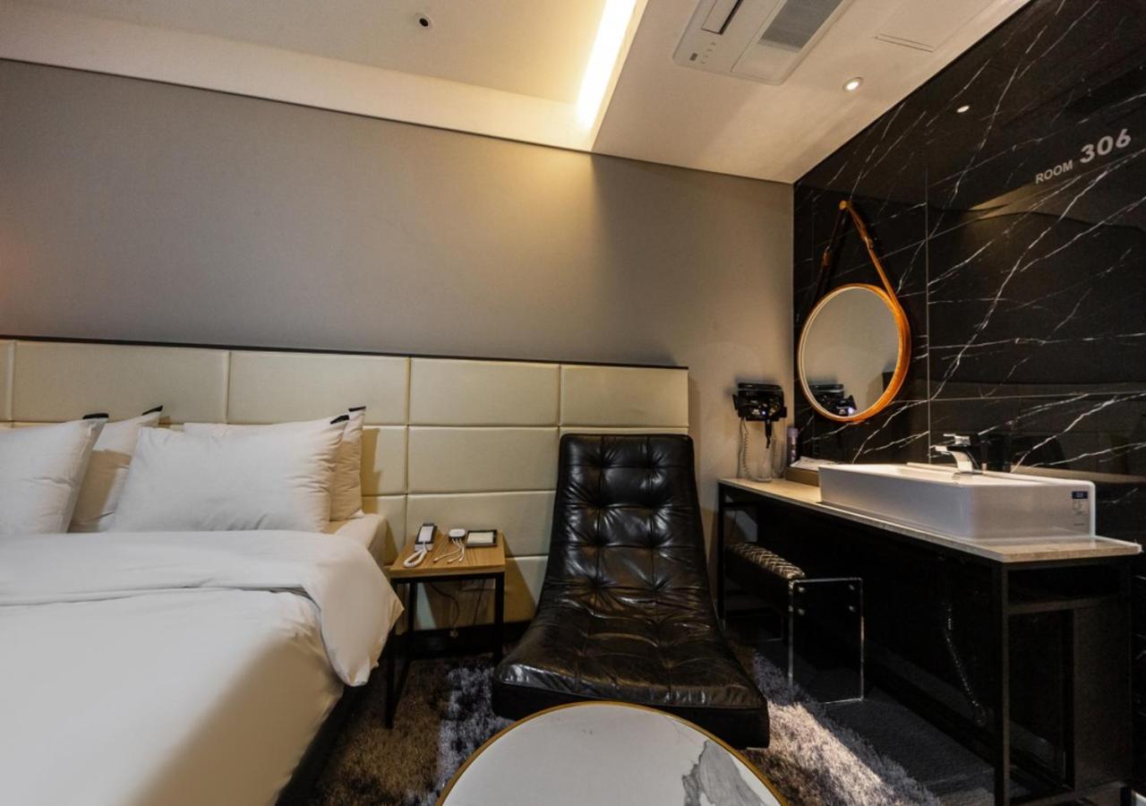 West In Hotel Yeosu Extérieur photo